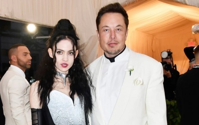 Elon Mask ilk dəfə 3 övladının anası olan müğənnidən danışdı