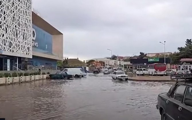 Yağış yenə Sabunçuda yenə çətin vəziyyət yaratdı... - VİDEO