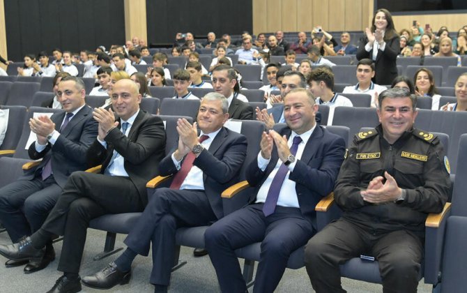 Emin Əmrullayev Bilik Gününü Şuşa şəhəri 1 nömrəli tam orta məktəbdə qeyd etdi - FOTO