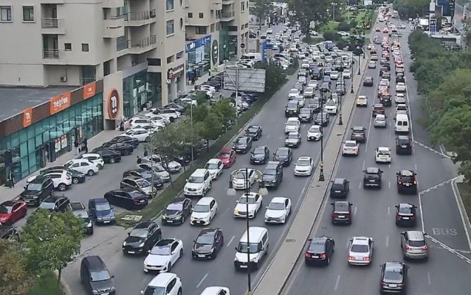 Bakıda sıxlıq olan yollar - SİYAHI