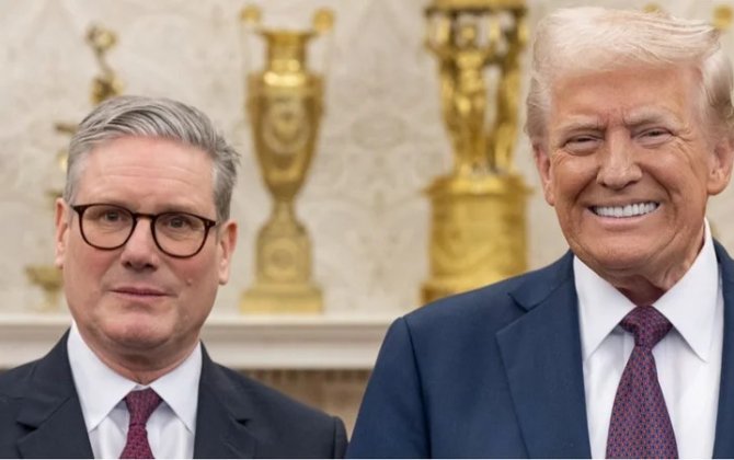 СМИ: Стармер отказался от надежды на отмену пошлин Трампа на сталь