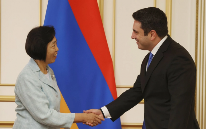 Simonyan və Su Huey İrəvan və Bakı arasında normallaşma məsələlərini müzakirə ediblər