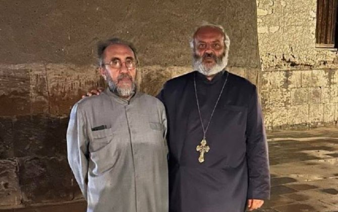 Ermənistanda rusiyapərəst hakimiyyət qurub Qarabağı qaytarmağa çalışan keşişlər zindanda belə istirahət edir...-FOTO