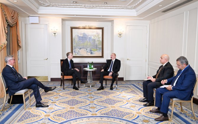 Prezident İlham Əliyev Nyu-Yorkda “Brookfield Asset Management” şirkətinin baş icraçı direktoru ilə görüşüb - FOTO