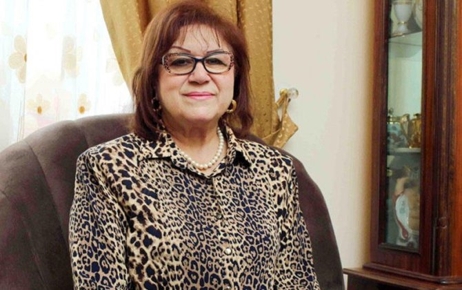 Efirdə açıq-saçıq geyinənləri tənqid etdi - 