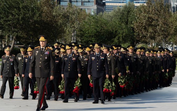 DİN-in şəxsi heyəti Anım günü ilə bağlı Zəfər parkını ziyarət etdi - FOTO/VİDEO
