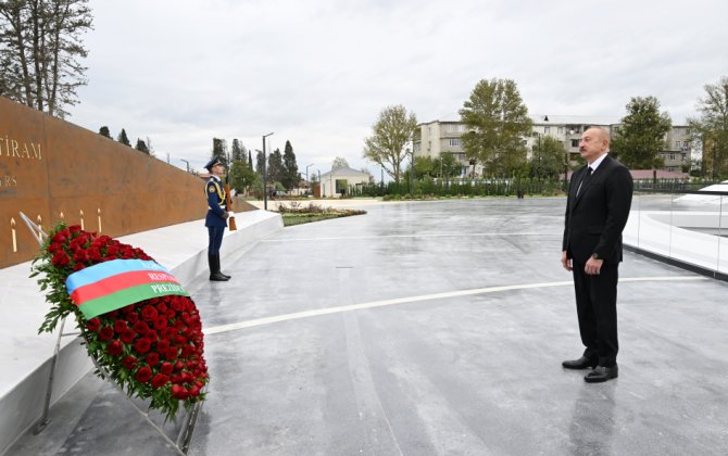 Prezident Vətən müharibəsi şəhidlərinin xatirəsini bir dəqiqəlik sükutla yad edib - FOTO