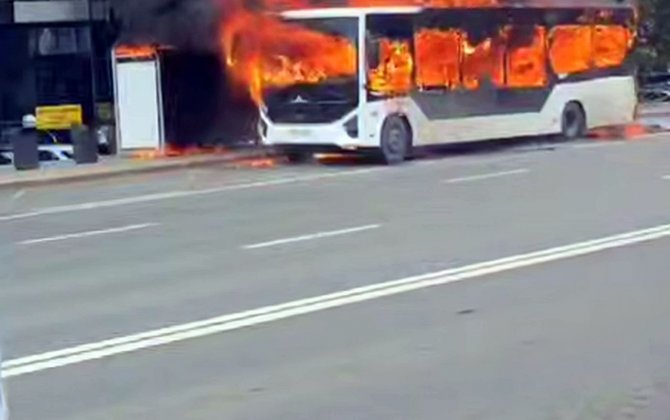 В Сумгайыте сгорел автобус