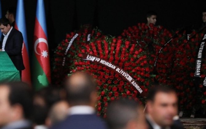 Prezident və birinci xanım Cabir İmanovun vida mərasiminə əklil göndərdi