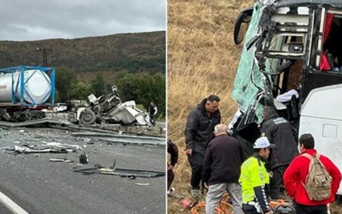 Avtobusla TIR toqquşub, 20 nəfər yaralanıb