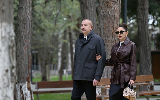 İlham Əliyev və birinci xanım yeni parkın açılışında - FOTOLAR
