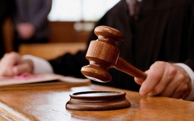 “Şirniyyat ancaq kulinariyada olur” – rüşvət ittihamı ilə tutulan rəisin məhkəməsində gərgin anlar