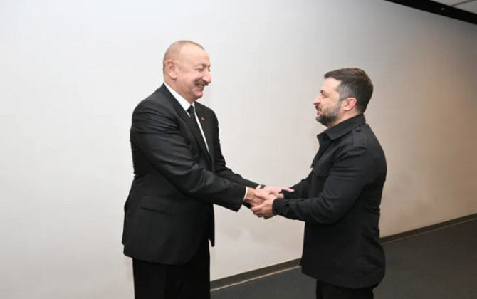 İlham Əliyev Zelenski ilə görüşdü