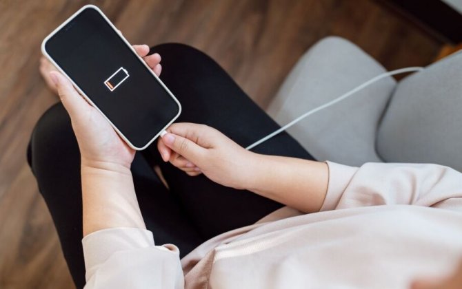 Telefonun bu məkanlarda şarj edilməsi TƏHLÜKƏLİDİR - Pulunuz oğurlana bilər