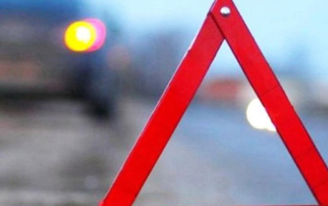 В Газахе два человека пострадали при падении легковушки в ущелье