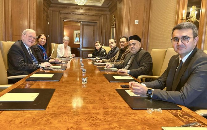 Allahşükür Paşazadə G20 Dinlərarası Forumunun rəhbəri ilə görüşdü