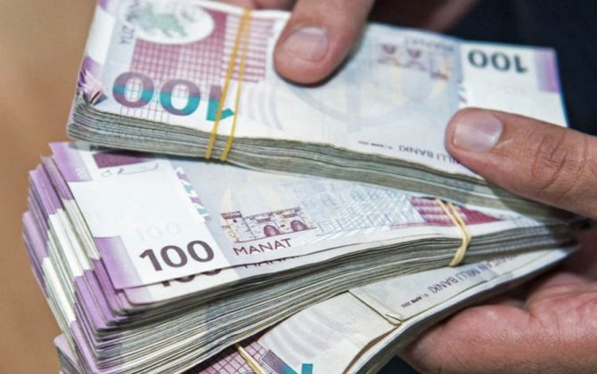 Bakıda üç nəfərin 28 min manatı ələ keçirilib