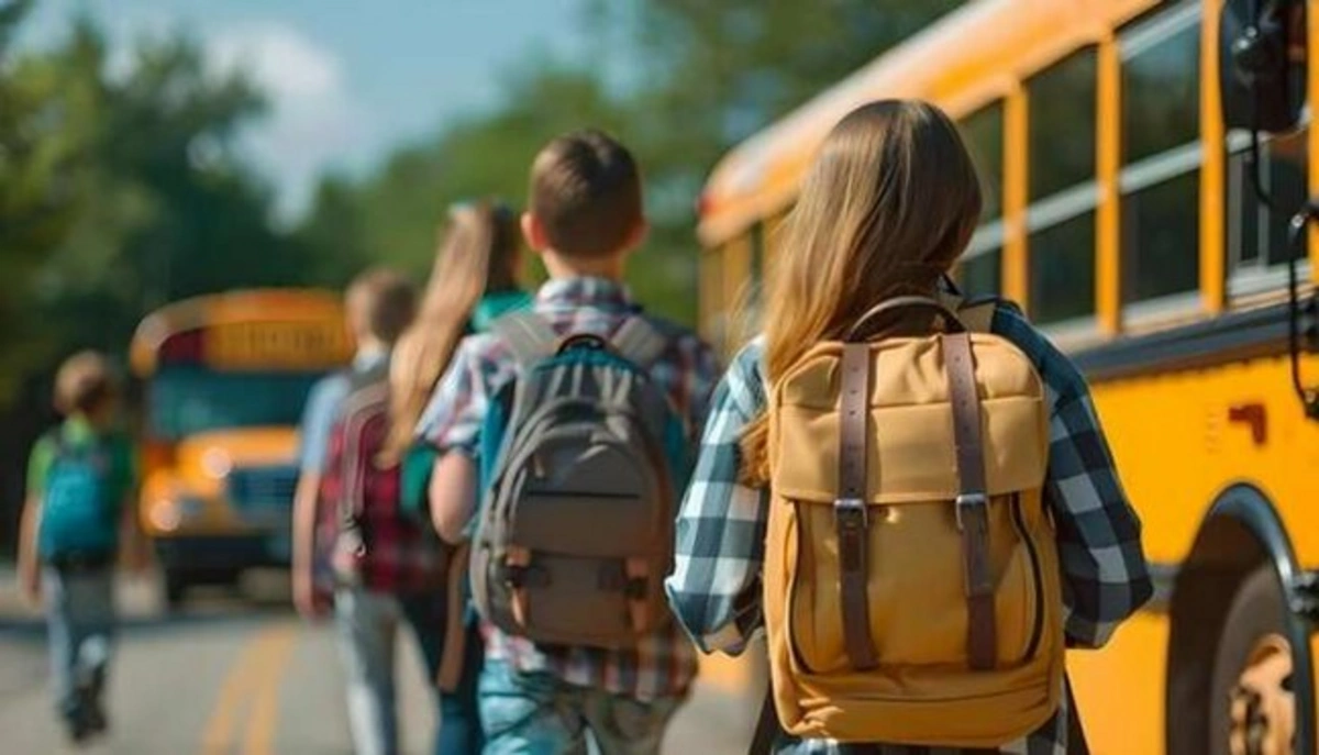 В Баку родители недовольны ценами на школьные автобусы