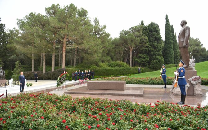 Xorvatiya parlamentinin sədri Ulu Öndərin məzarını və Şəhidlər xiyabanını ziyarət edib - FOTO