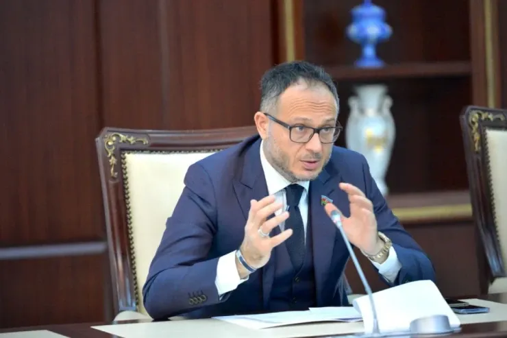 Ramil Həsən deputat fəaliyyətini dayandırır