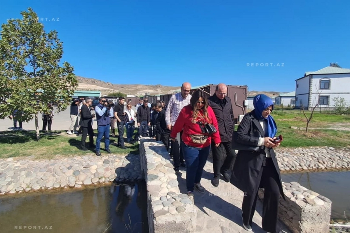 Beynəlxalq konfransın iştirakçıları Zəngilan məscidində namaz qıldılar - YENİLƏNİB + FOTO