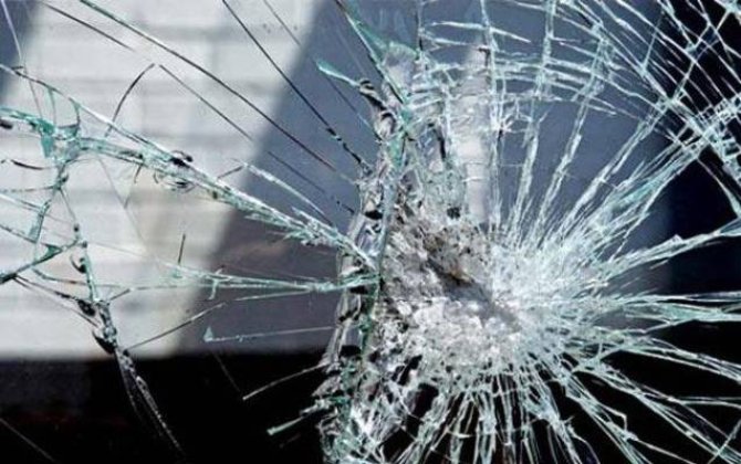 Oğuzda avtomobil ağaca çırpılıb, 1 nəfər ölüb