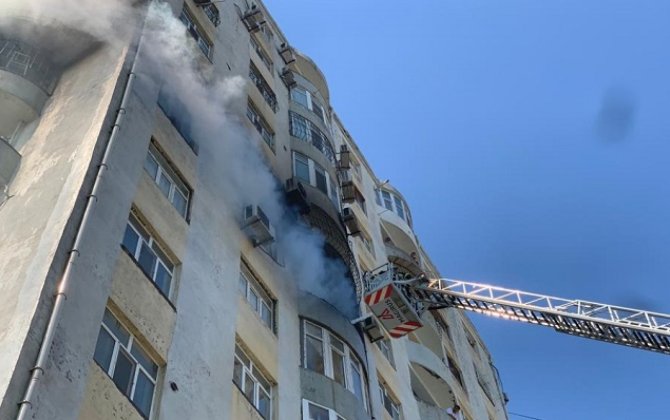 Bakıda yaşayış binasında yanğın