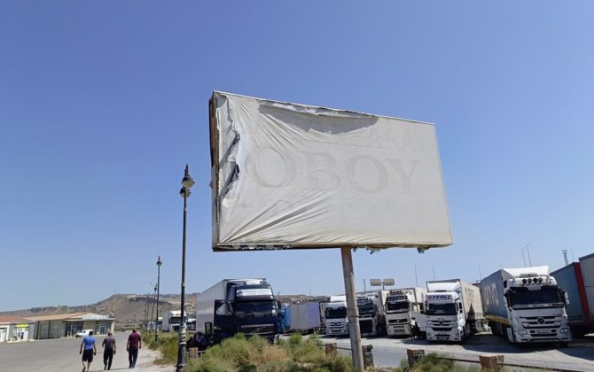 “Sədərək”dəki reklam qurğuları niyə sökülür? - FOTO