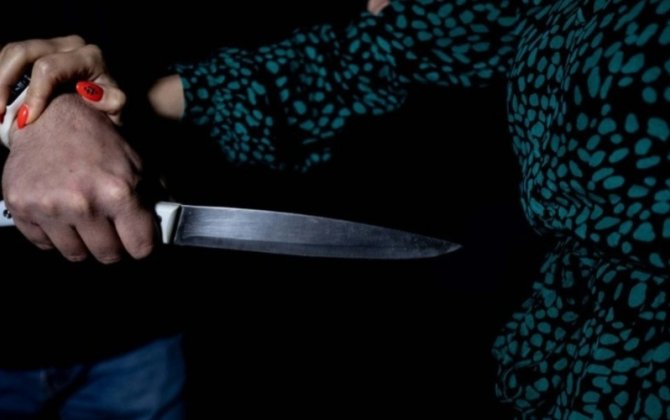 В Кюрдамире женщина выжила после 10 ножевых ранений