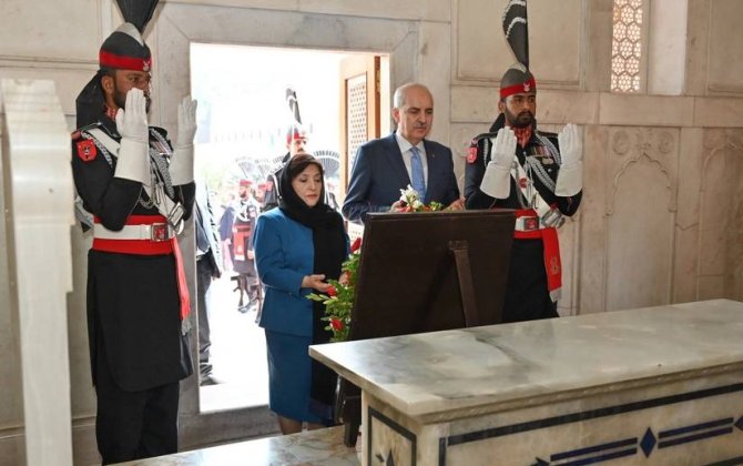 Sahibə Qafarova və Numan Kurtulmuş Məhəmməd İqbalın məqbərəsini və Badşahi məscidini ziyarət ediblər