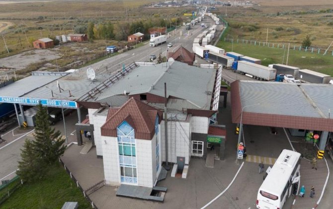 На границе Казахстана и России скопилось 2,5 тысячи грузовиков