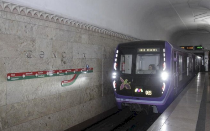 Metroda problem yarandı - Qatar tuneldə qaldı