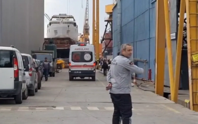 Gəmidə partlayış olub, ölən və yaralananlar var