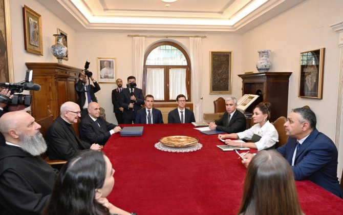 Mehriban Əliyeva Vatikanda Müqəddəs Pavel Bazilikasının baş keşişi ilə görüşüb - FOTO