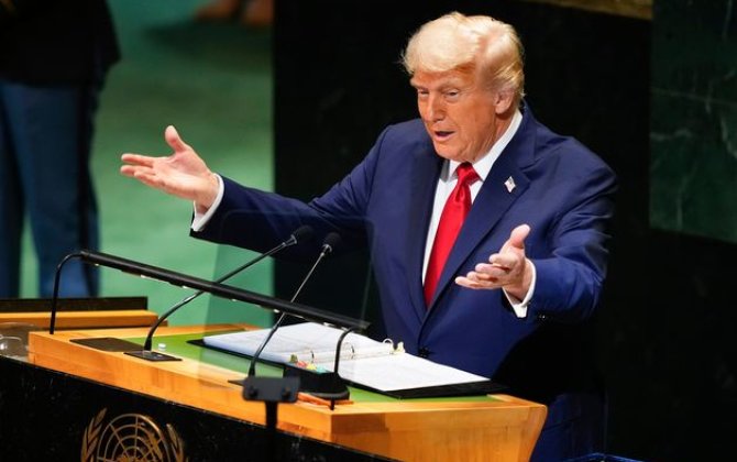 Трамп заявил об уничтожении большой подлодки с наркотиками