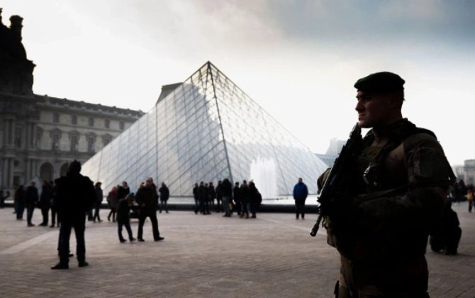СМИ: Из Лувра похищены драгоценности из коллекции императора Наполеона и Жозефины - ОБНОВЛЕНО