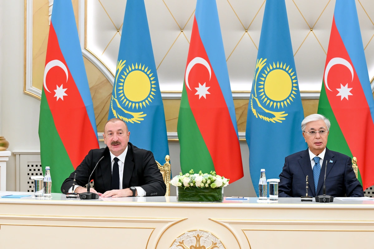 Azərbaycan və Qazaxıstan prezidentləri mətbuata bəyanatlarla çıxış ediblər - FOTO - YENİLƏNİB