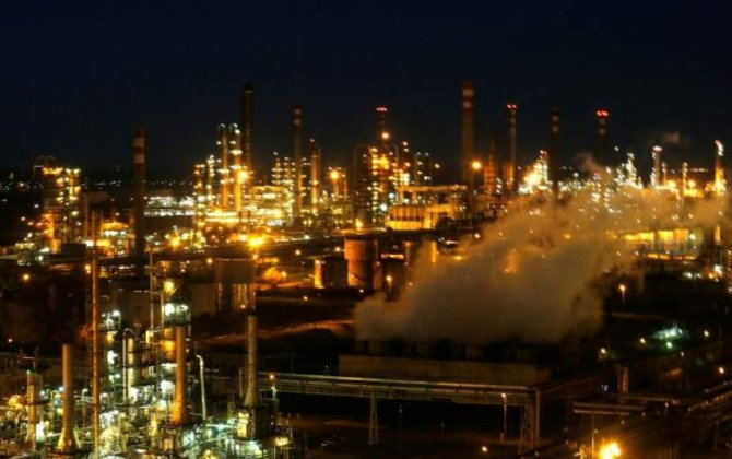 В Европе загорелись получающие российскую нефть НПЗ