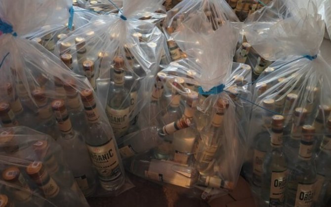 Gəncədə topdansatış mağazasında saxta alkoqollu içkilər aşkarlandı - FOTO
