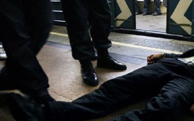 На станции метро 