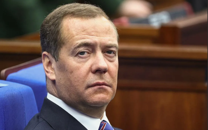 Медведев заявил, что Трамп встал на тропу войны с Россией