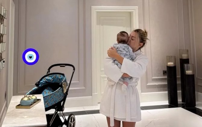 Röya Ayxan qardaşı oğlu ilə... - FOTO