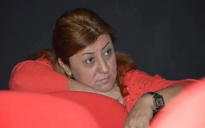 Məcburi köçkün olan rejissor xanımı yataqxanadakı otağından Təhsil Nazirliyi çıxartdırdı?..-FOTOLAR
