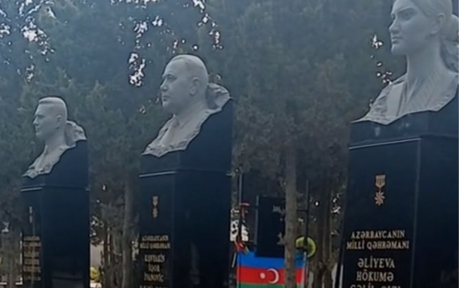Rusiyanın vurduğu təyyarə nəticəsində həlak olan üç ekipaj üzvünə büst qoyulub - FOTO