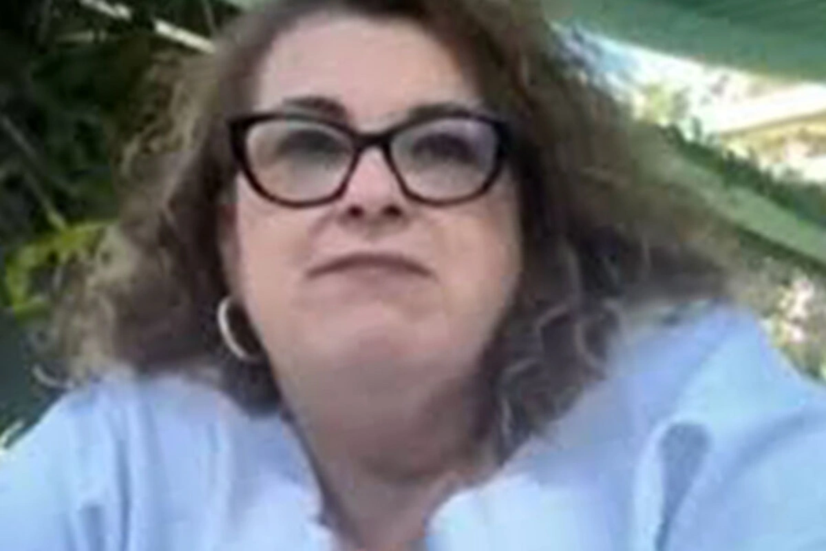 Женщина упала на тротуаре и получила 7.5 млн долларов