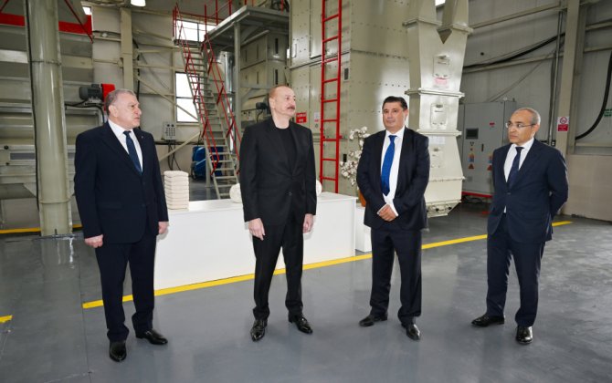 İlham Əliyev Sabirabadda pambıq emalı zavodunun fəaliyyəti ilə tanış olub - FOTO