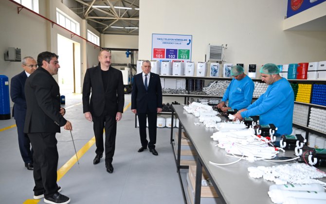 İlham Əliyev Sabirabadda su filtrlərinin istehsalı müəssisəsinin fəaliyyəti ilə tanış olub - FOTO
