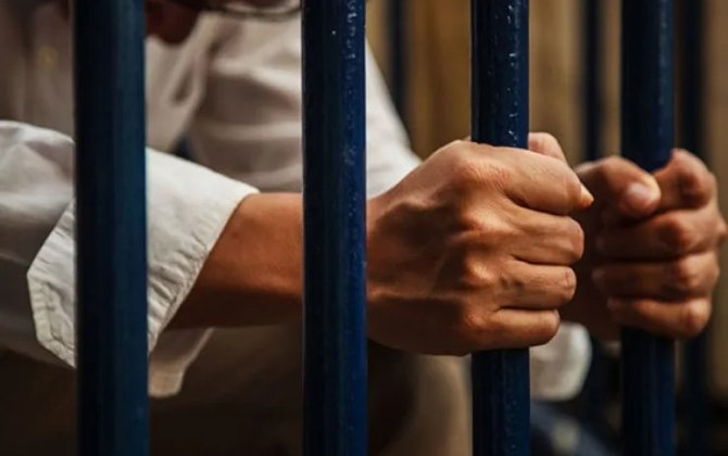 Bakı həbsxanasında İNSİDENT: məhkum özünü deşdi, biz qarnında qaldı