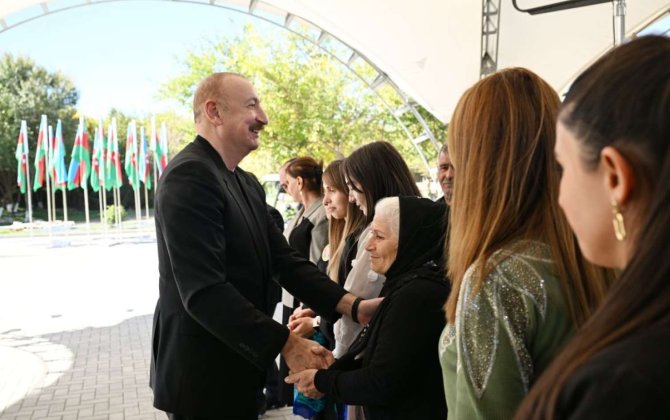 Prezident sakinlə zarafatlaşdı - VİDEO