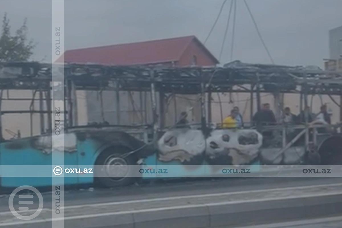 Binədə avtobus yanaraq KÜL OLDU